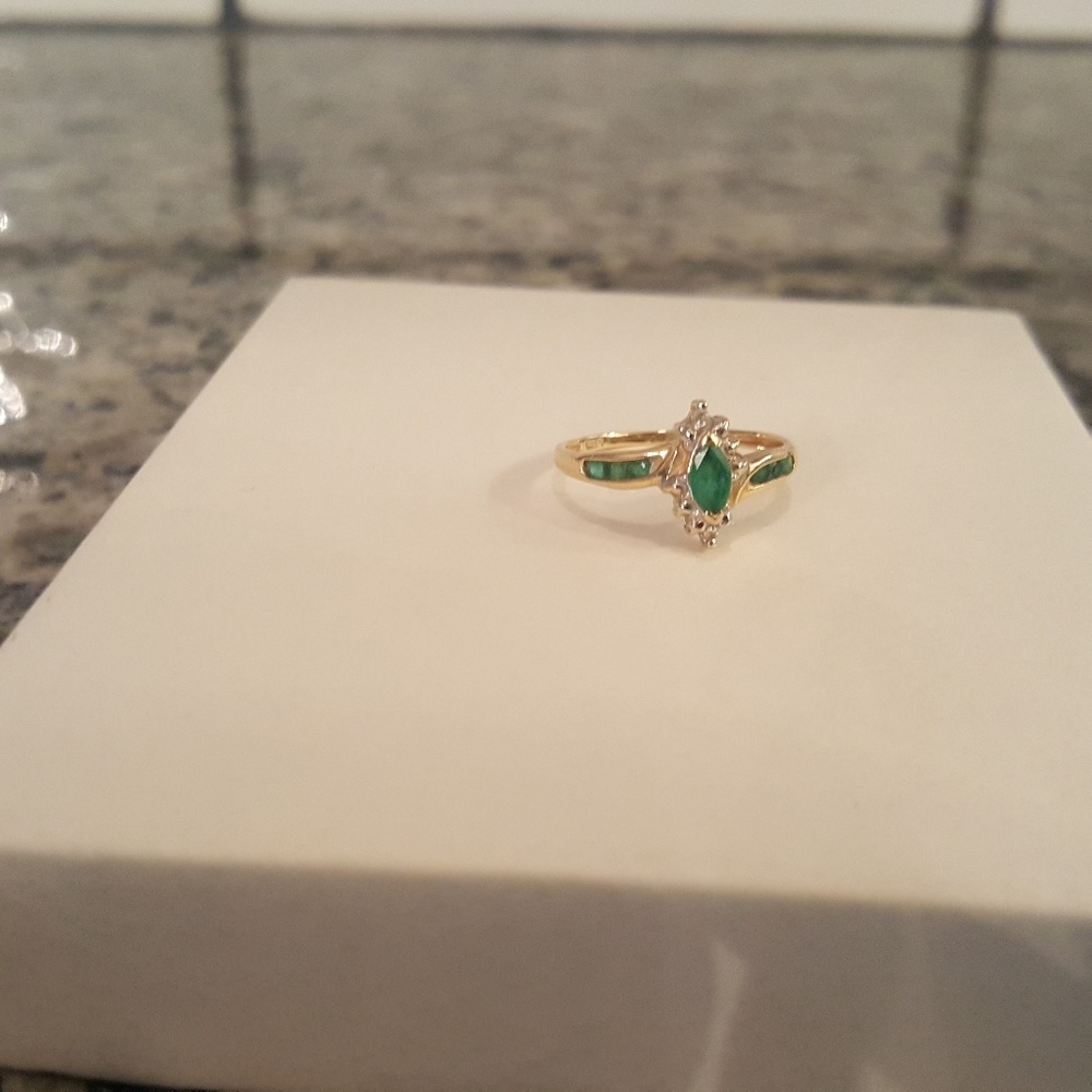 Gold ring